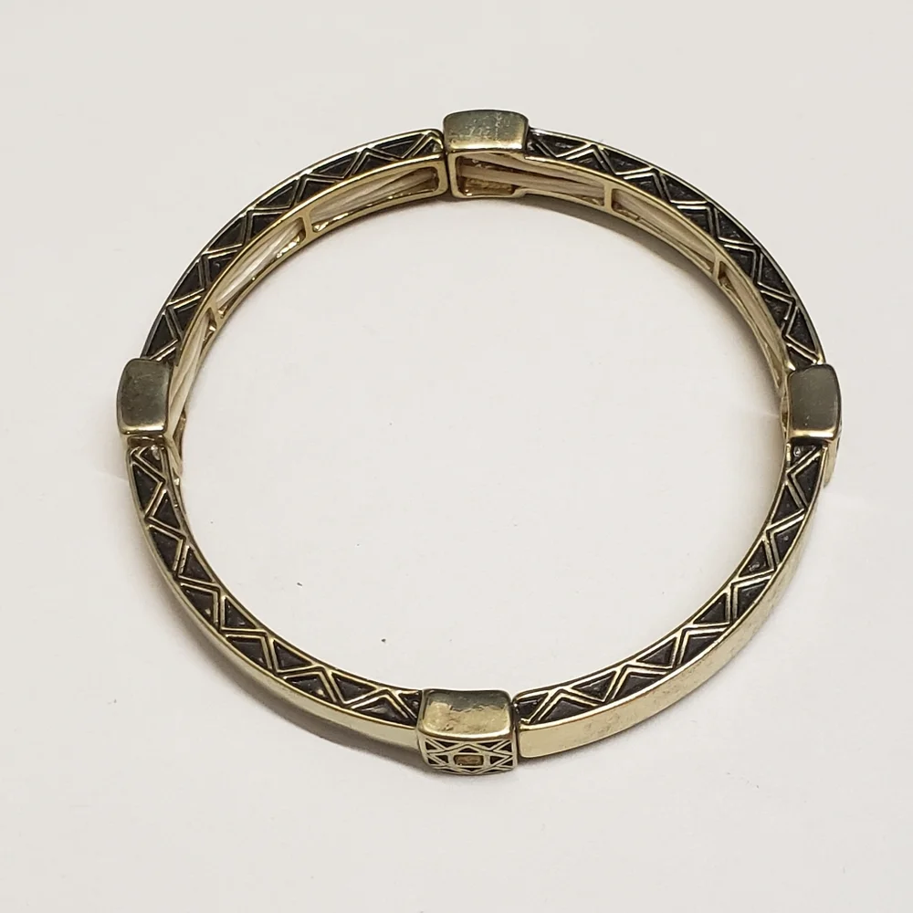 Unique Gold Tone Triangular Design Stretch Bracelet